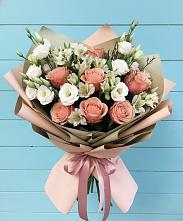 Букет цветов из:  Розы, Альстромерии и Лизиантусы в Фазанном