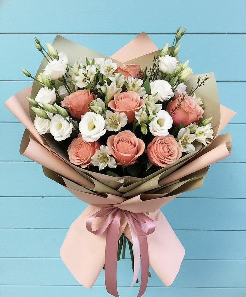 Букет цветов из: Розы, Альстромерии и Лизиантусы в Фазанном