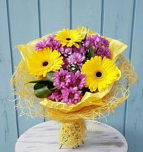 Букет цветов из:  Хризантемы и Герберы в Фазанном