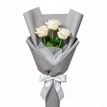 Букет 3 белые розы в Фазанном