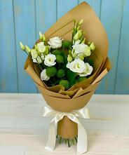 Букет цветов из:  Хризантемы и Лизиантусы #REPLACE_PRED# Фазанном