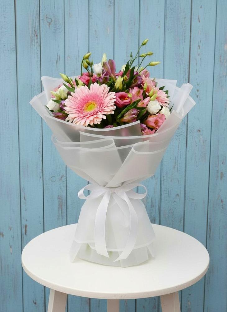 Букет цветов из: Герберы, Альстромерии и Лизиантусы в Фазанном