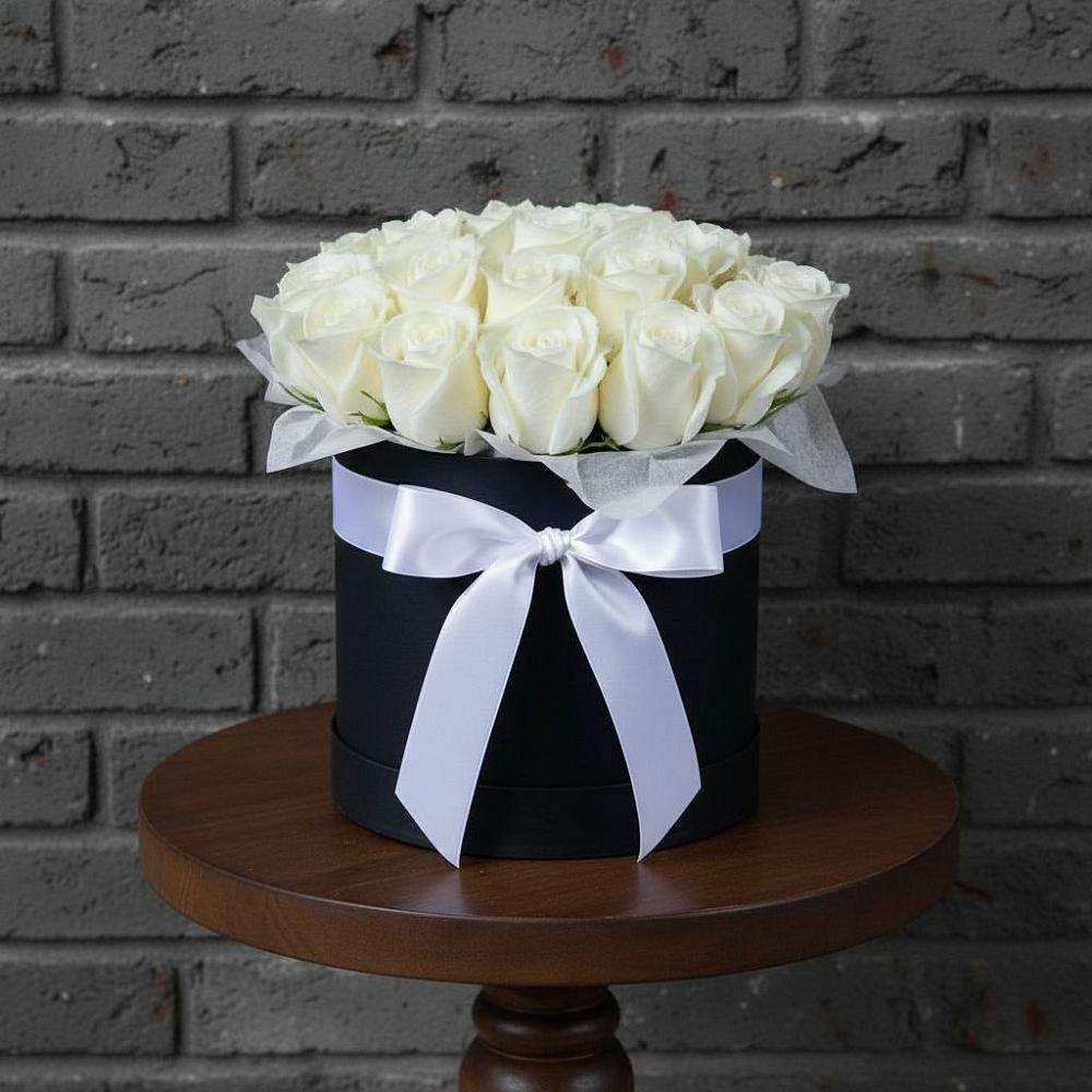 Цветочная композиция из Розы в шляпной коробке в Фазанном