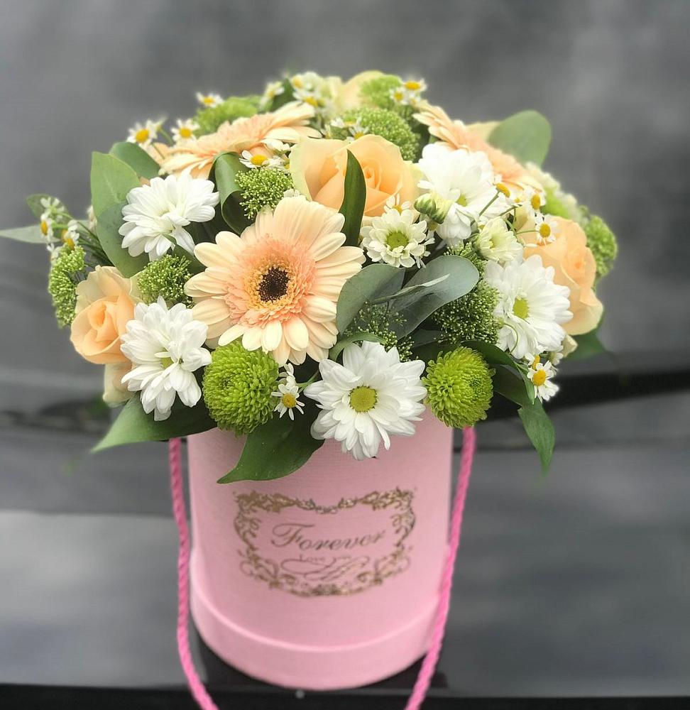 Цветочная композиция из Розы, Герберы и Хризантемы в шляпной коробке в Фазанном