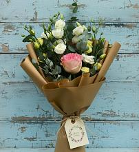 Букет цветов из:  Розы и Лизиантусы #REPLACE_PRED# Фазанном