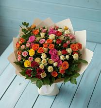 Букет Микс из разноцветных кустовых роз в Фазанном