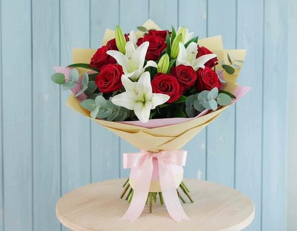 Букет цветов из: Лилии и Розы в Фазанном